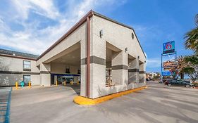 Motel 6-Laredo, TX - North I-35